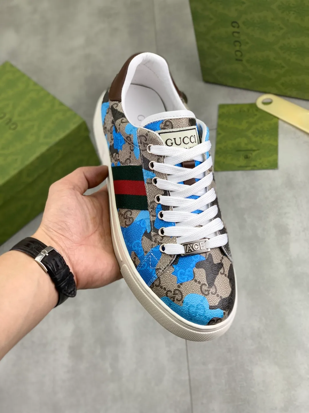 Men's Men's Shoes P420 💰[New Style] 🆘 The latest model from Gucci's official website🎁Classic casual and fashionable men's shoes👟Hot style💥Simple and elegant style, exclusive for trendy men. Unique latest brand elements from the official website👑Gucci original decoration, fashionable and generous, made of original soft calfskin fabric➕Comfortable soft sheepskin lining ✅The official website specifies wear-resistant rubber outsole_full of elasticity, classic model taken in real life🎬Color: 2️⃣colors available😍Number: 38-44